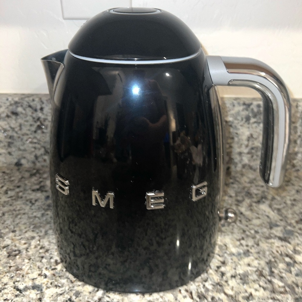 SMEG Black Retro Electric Kettle